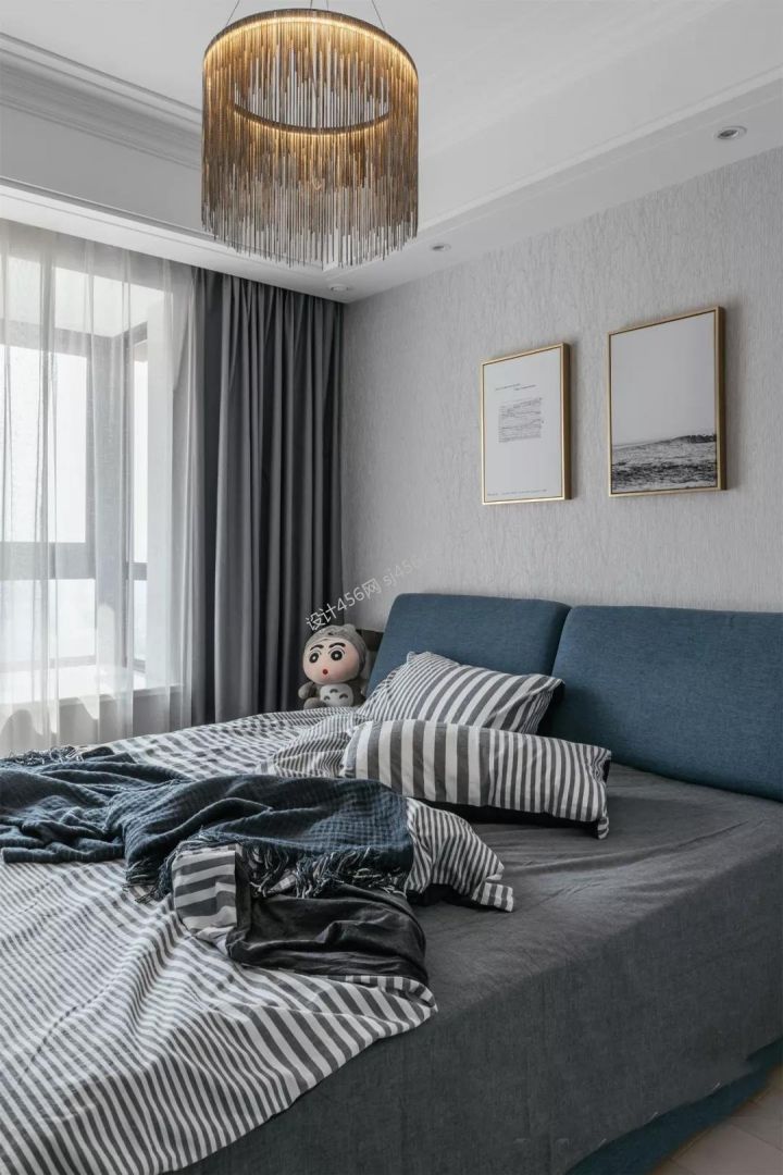 130㎡三居室现代轻奢卧室装修效果图