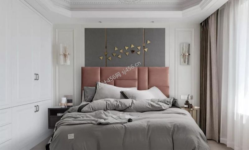 130㎡三居室现代轻奢卧室吊顶装修效果图