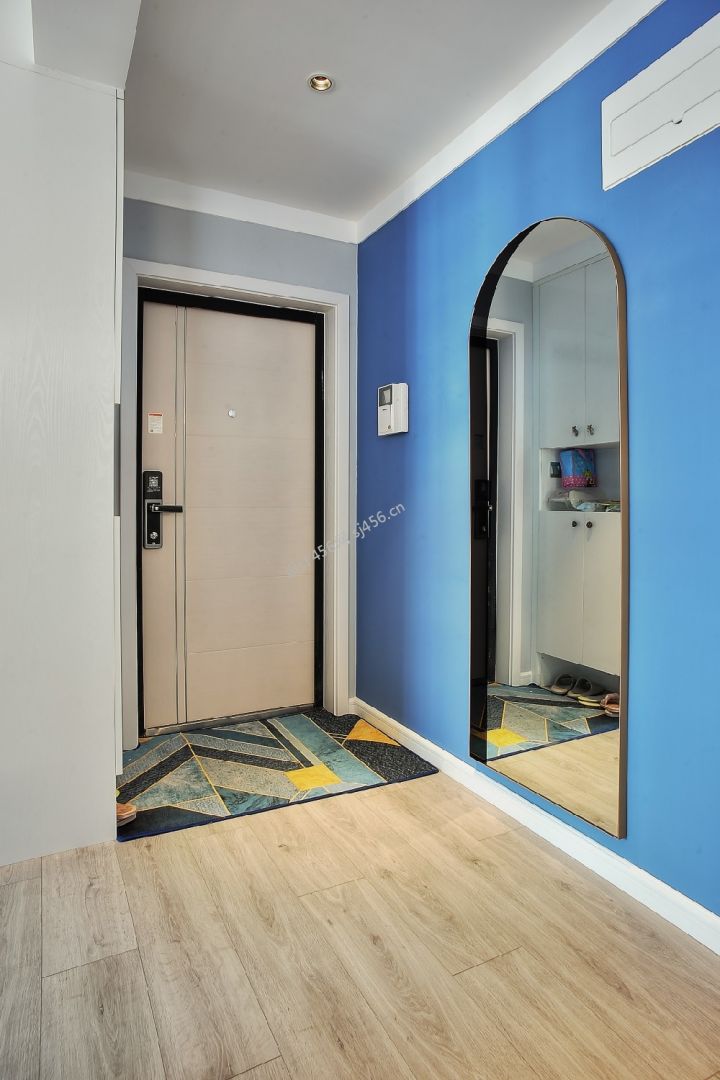 113平三居室北欧极简风格玄关装修效果图