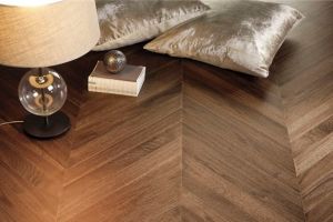 [郑州紫苹果钻石装饰]如何分辨实木地板优劣及安装注意事项