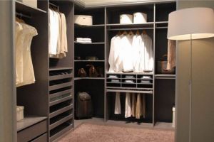 [天宏装饰公司]定制衣柜板材哪种好 如何判断衣柜板材好坏