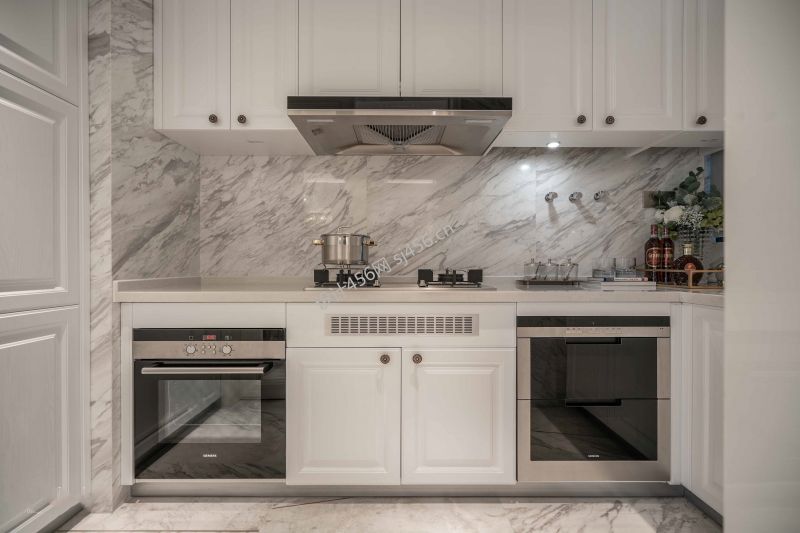 102平二居室现代简约厨房装修效果图