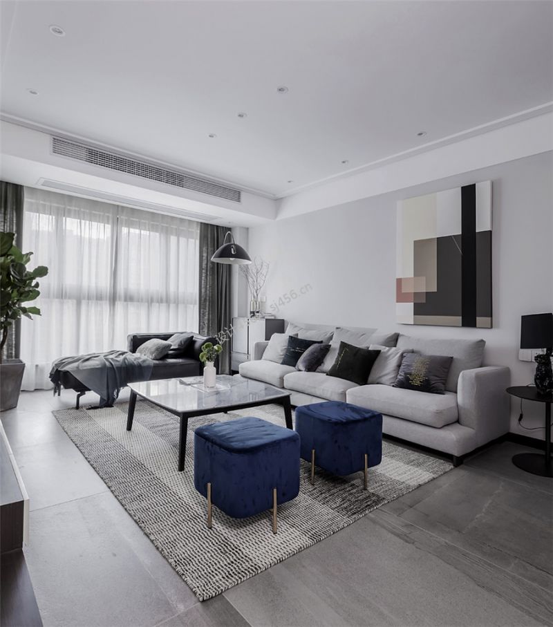 141㎡四居室现代风格客厅地毯装修效果图