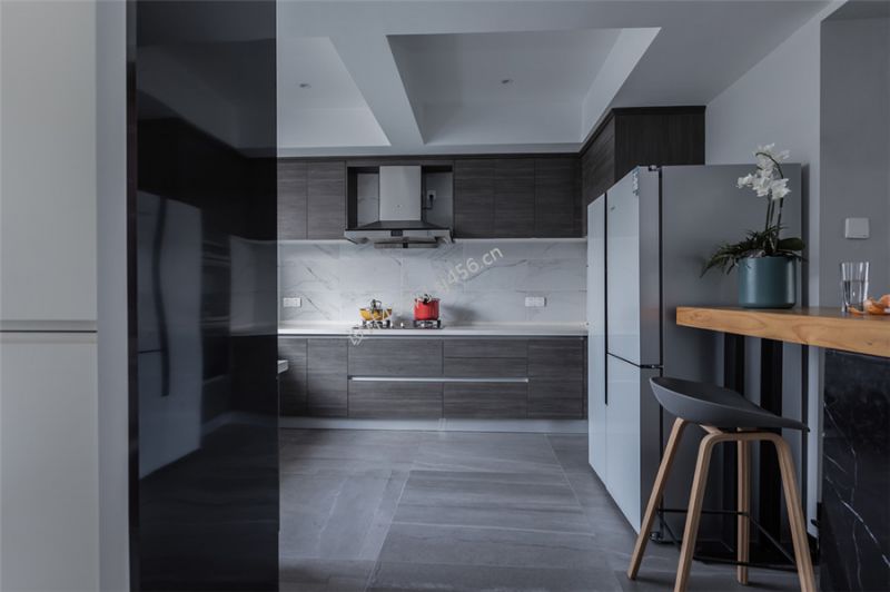 141㎡四居室现代风格厨房装修效果图