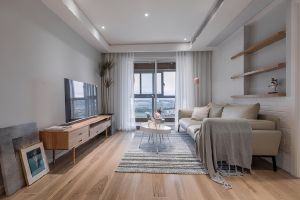 [大连鑫诚华筑装饰]90平二居室装修案例，原木色+灰色很治愈！