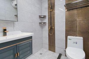 [太原龙发装饰]老破小旧的浴室如何改造？旧房浴室改造注意事项