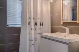 [北京东方美家装饰]小卫生间装修，如何做好干湿分离？