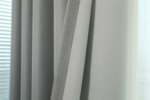 [无锡紫苹果装饰]遮光布窗帘危害有哪些？如何避免危害？