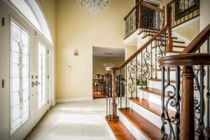 [绵阳联创宜家装饰]楼梯设计也有技巧，看看别墅该如何设计吧！