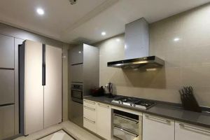 [南宁荣美装饰]冰箱应该放在哪里？厨房好还是餐厅好