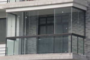 [成都恒锦泰装饰]封闭式阳台如何装修，有哪些注意事项