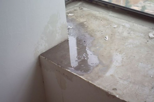 [绵阳万家和装饰]飘窗要渗水？找方法总能解决！