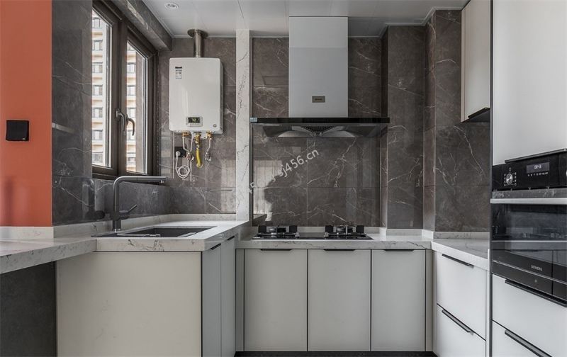 113平米现代简约三居室厨房橱柜装修效果图