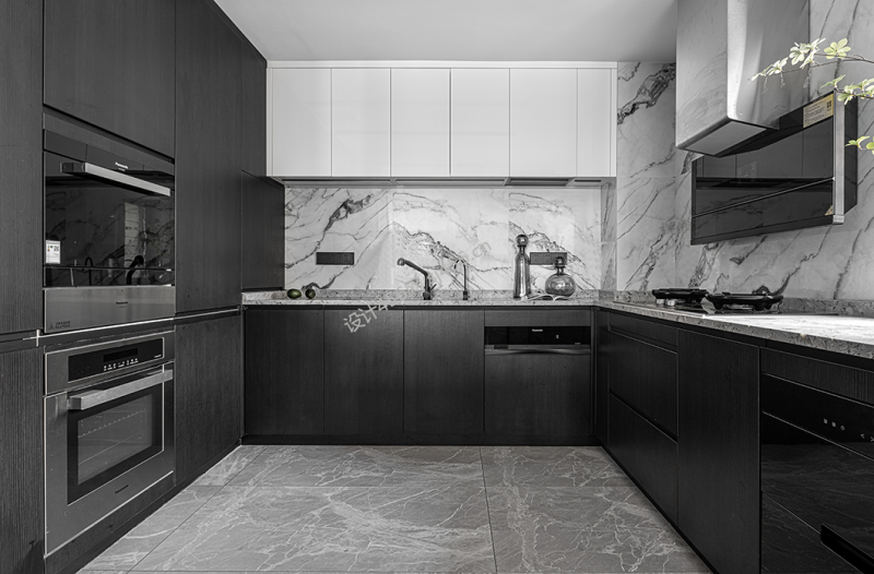 现代风格143平米厨房橱柜家装效果图欣赏