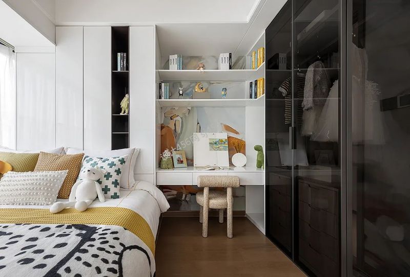 现代风格130平米卧室家具家装效果图