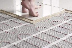 [合肥富邦装饰]家里装修了地暖，选择瓷砖好还是木地板好