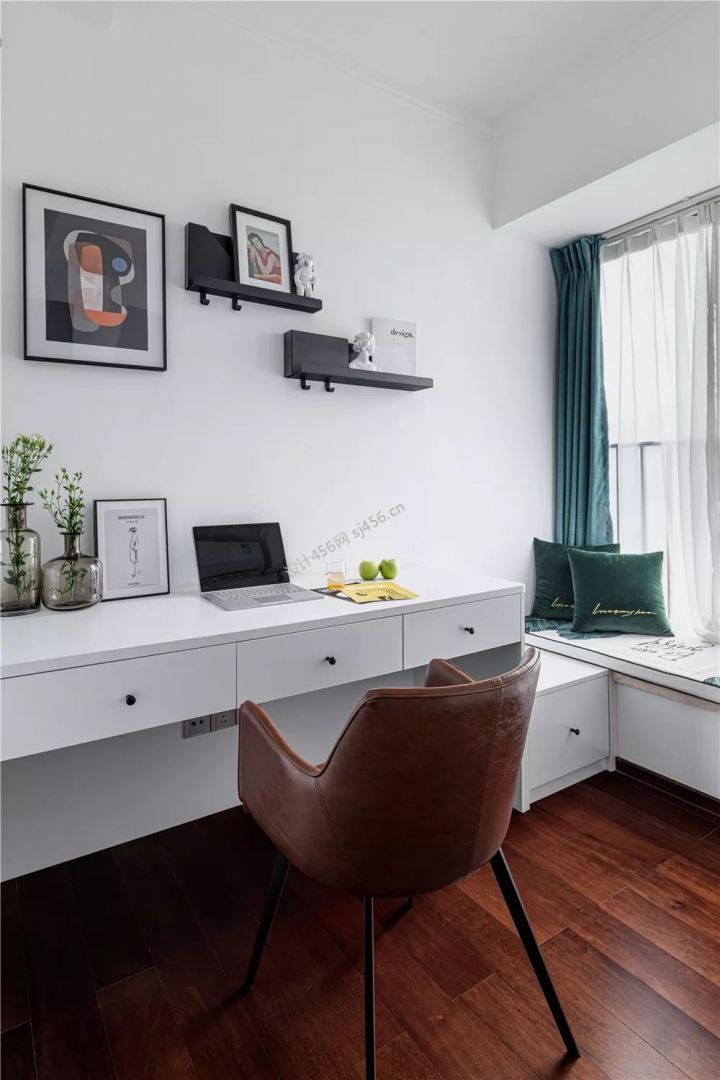 120㎡三居室现代风格书房装修效果图