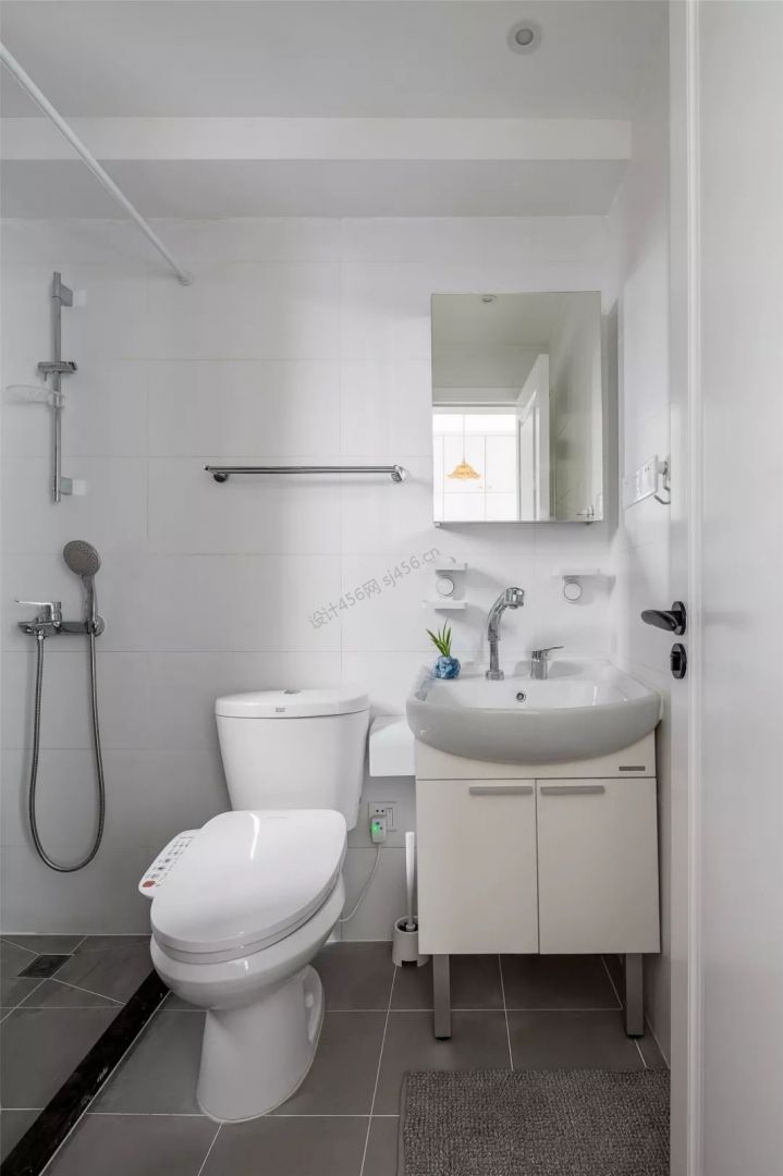 120㎡三居室现代简约卫生间装修效果图