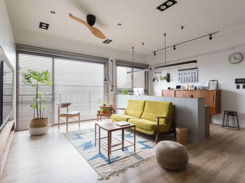 125㎡三居室现代风格客厅装修效果图