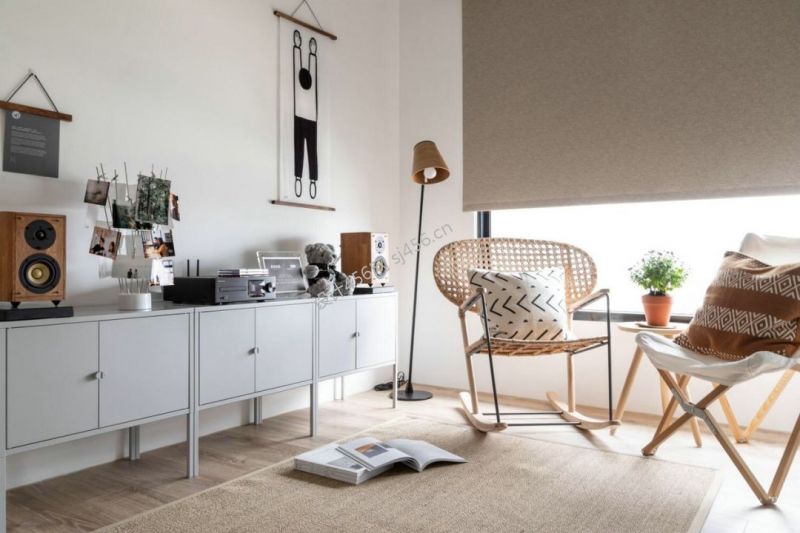 125㎡三居室现代风格阳台装修效果图