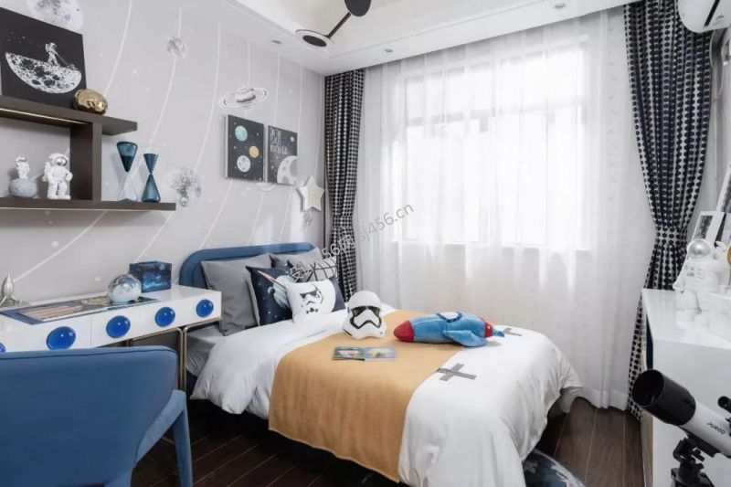 现代风格88平米卧室床头家装效果图