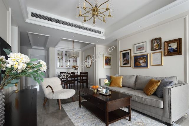 83平二居室简约风格客厅装修效果图