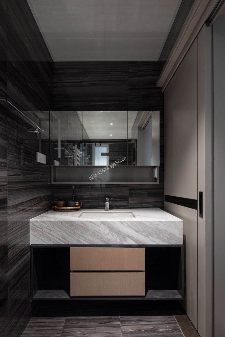 220㎡四居室现代风格洗手间装修效果图