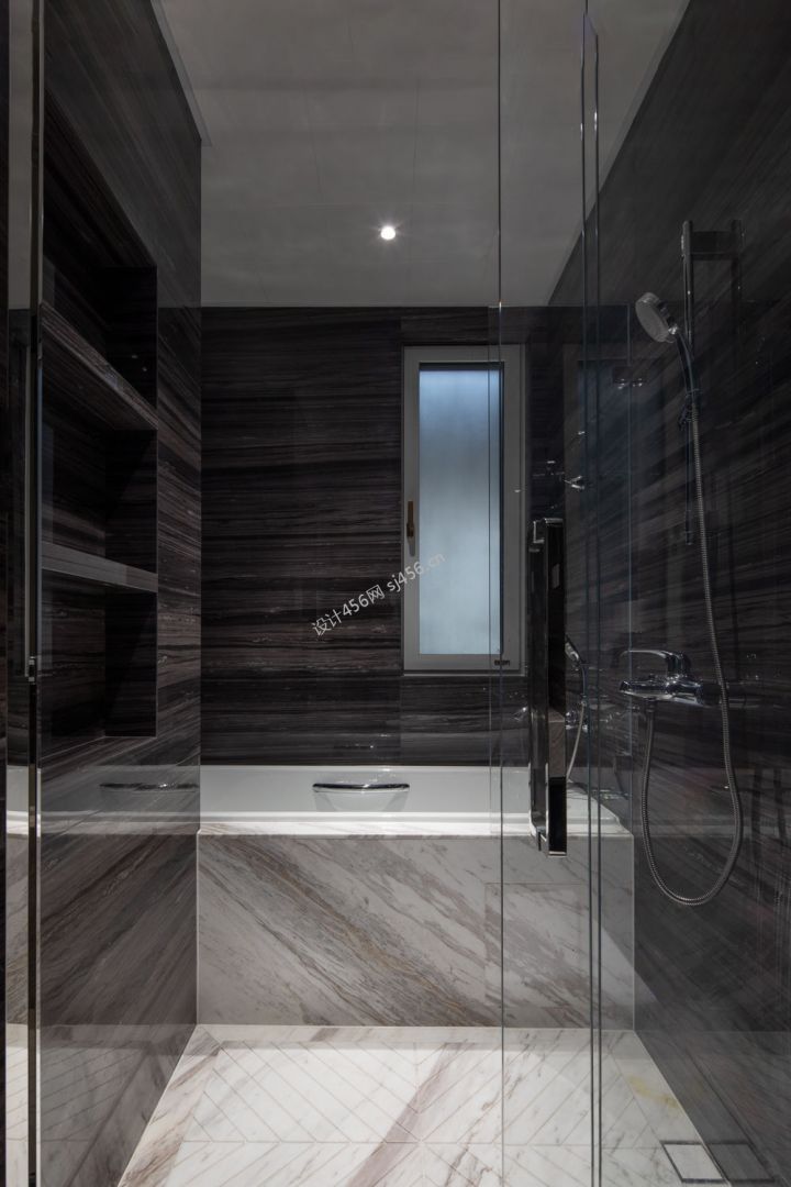 220㎡四居室现代风格卫生间装修效果图