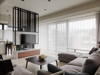 保利和光屿海现代风格110平装修案例