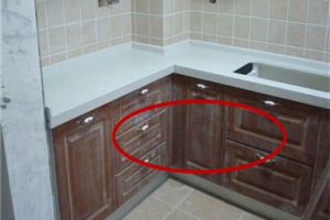 [南昌苹果装饰]橱柜防止受潮起鼓的小妙招 橱柜怎么防止受潮