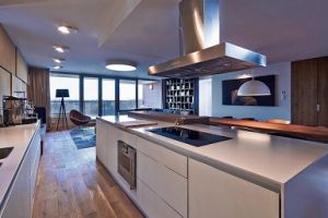 [南宁开心装饰]开放式厨房要如何防油烟呢?开放式厨房的优点有哪些？