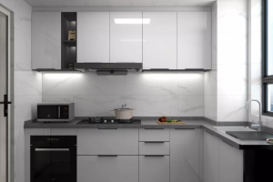 中铁城江督府72平两房两厅轻奢风格