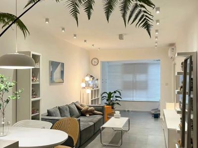 赞城85平现代温馨两居室装修案例