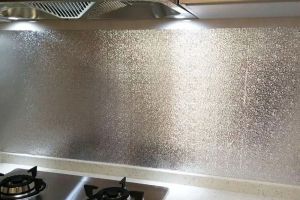 [太原华佑装饰]装橱柜为什么要多铺一层锡纸？橱柜安装时要注意什么