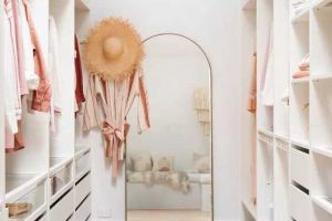 [昆明久居装饰]室内小衣帽间怎么装修