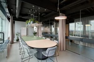 [成都青鼎装饰]办公室装修应该怎样进行刷墙？办公室墙面刷乳胶漆的常见误区