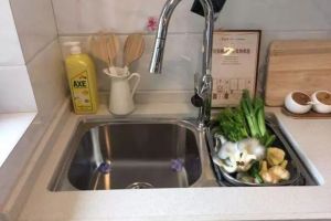 [石家庄龙发装饰]厨房到底要不要安装挡水条，听老师傅一分析，立马就懂了