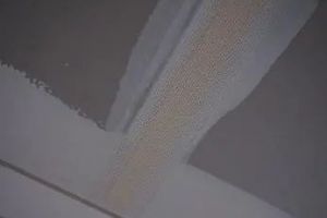 [烟台鸿图装饰]想要墙面不脱皮开裂，这些验收标准要记牢！