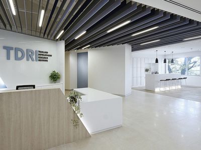 1200平开放式办公室现代风格装修案例