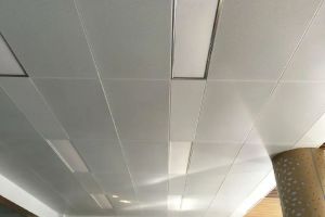 [石家庄乐上名都装饰]阳台吊顶，这些知识不容忽视！