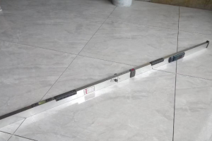 [烟台鸿图装饰]家装瓷砖铺贴注意事项，别等贴完再后悔