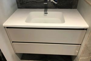 [济南金尚金品装饰]浴室柜选什么材质的比较好？