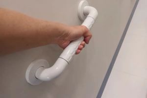 [成都百合居装饰]家有老人，装修更要注意这几点