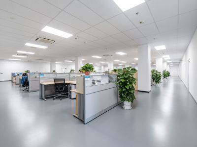 办公室绚丽风格装修案例