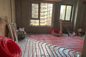 [南京锦上装饰]地暖房按地板还是瓷砖