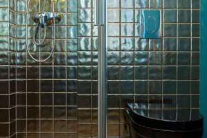 [太原都市时空装饰]玻璃砖隔断施工做法？