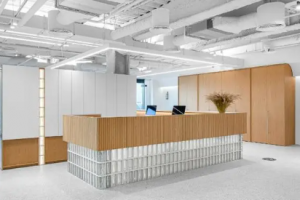 [太原都市时空装饰]办公室设计中玻璃砖有什么特点